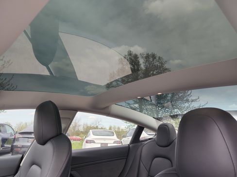 Used 2022 Tesla Model 3 Long Range image 2