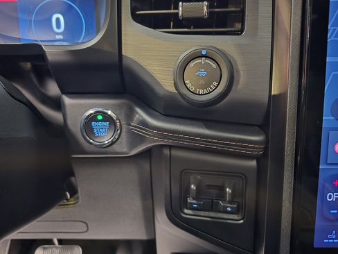 Used 2023 Ford Expedition Platinum image 32