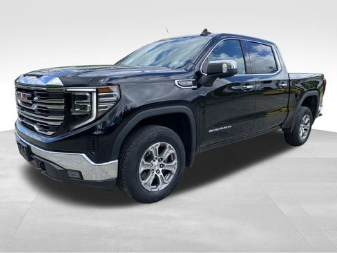 Used 2024 GMC Sierra 1500 SLT image 2
