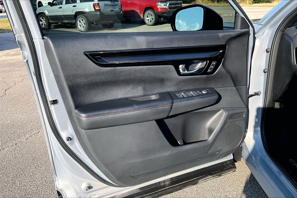 Used 2026 Honda CR-V Sport Touring image 23