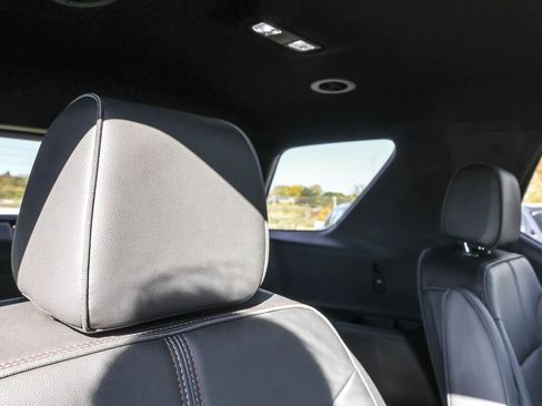 Used 2023 Chevrolet Traverse RS w/ LPO, Floor Liner Package image 33