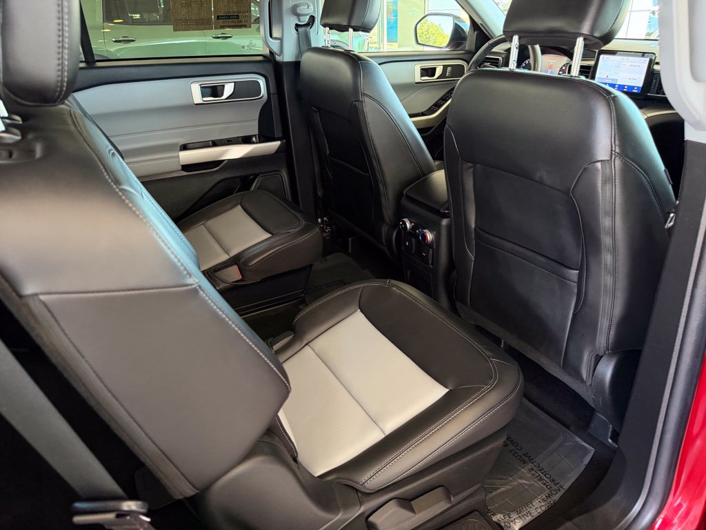 Used 2023 Ford Explorer XLT w/ Equipment Group 202A AWD/4WD image 21