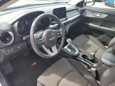 Certified 2022 Kia Forte LXS w/ LXS Technology Package FWD image 18