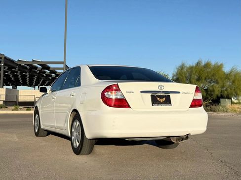 Used 2002 Toyota Camry LE image 2