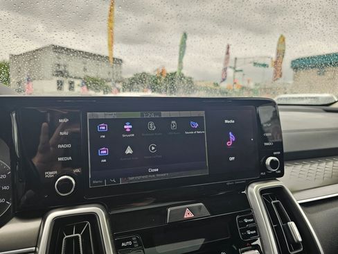 Used 2022 Kia Sorento S w/ Panoramic Sunroof Package FWD image 26