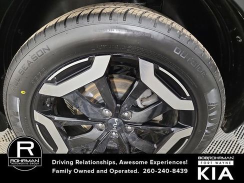 Certified 2024 Kia Telluride EX w/ EX Captain's Chair Package image 13