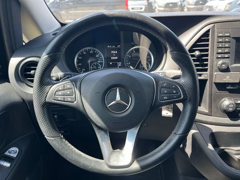 Used 2019 Mercedes-Benz Metris Passenger image 20
