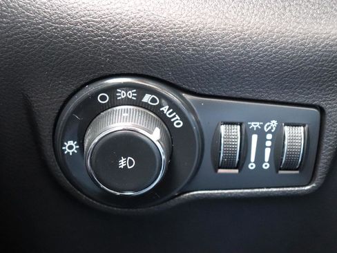 Used 2024 Jeep Compass Latitude AWD/4WD image 43