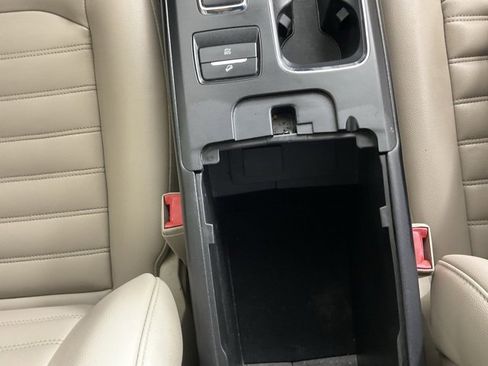 Used 2020 Ford Fusion SEL image 17