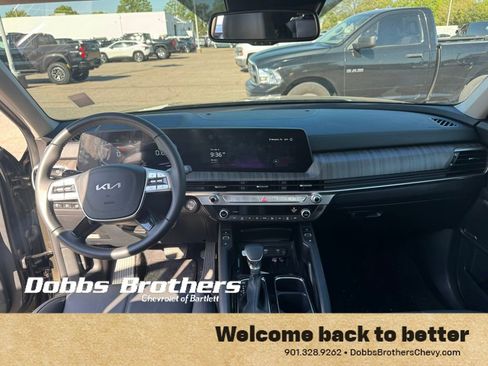 Used 2025 Kia Telluride EX w/ EX Captain's Chair Package image 18