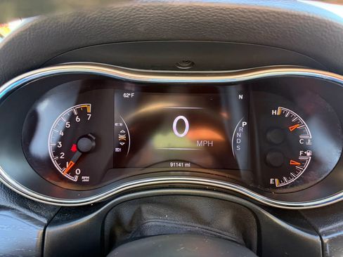 Used 2015 Jeep Grand Cherokee Laredo w/ Quick Order Package 23E image 21