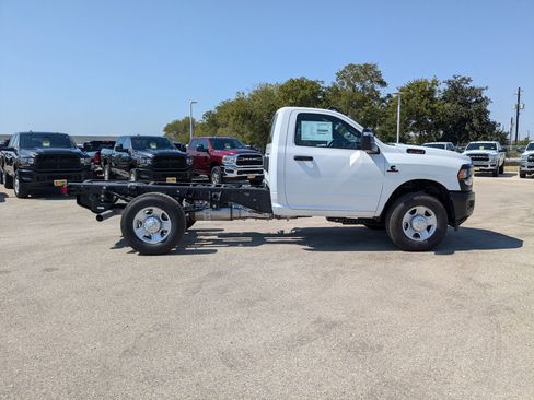 New 2024 RAM 3500 Tradesman image 2