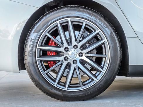 Used 2019 Maserati Ghibli S image 15