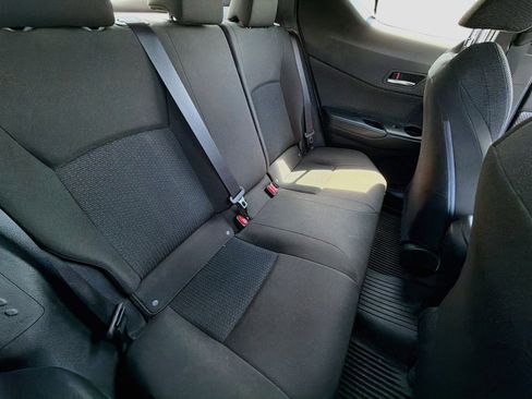 Used 2019 Toyota C-HR LE FWD image 14