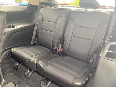 Used 2019 GMC Acadia Denali w/ Technology Package FWD image 27
