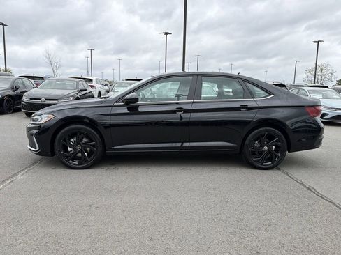 New 2026 Volkswagen Jetta SE image 2