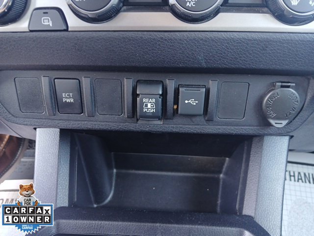 Used 2020 Toyota Tacoma SR5 AWD/4WD image 29