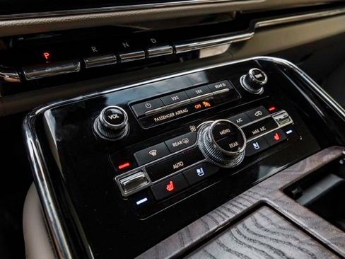 Used 2022 Lincoln Navigator Reserve image 17