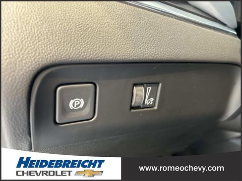 Used 2023 Buick Enclave Essence w/ Trailering Package, 5000 lbs. FWD image 31