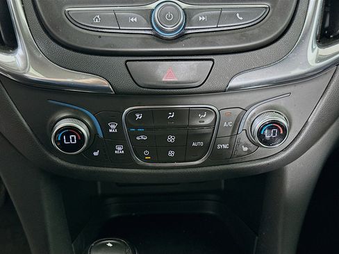 Used 2019 Chevrolet Equinox LT image 22