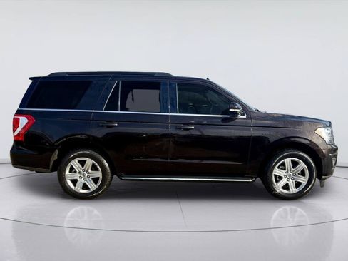 Used 2021 Ford Expedition XLT RWD image 2