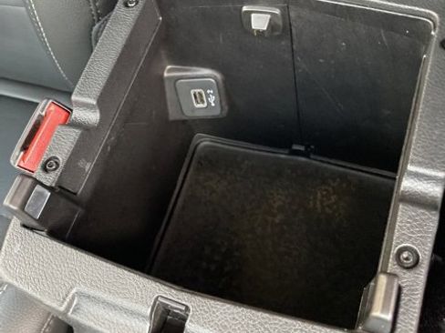 Used 2022 Jeep Wrangler Unlimited Sahara w/ Safety Group image 19