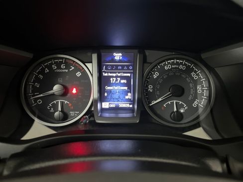 Used 2020 Toyota Tacoma TRD Sport w/ TRD Premium Sport Package AWD/4WD image 66