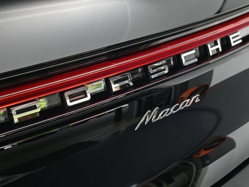 Certified 2026 Porsche Macan AWD/4WD image 28