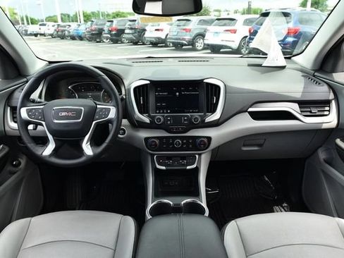 Used 2022 GMC Terrain SLT w/ Tech Package FWD image 7