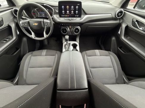 Used 2025 Chevrolet Blazer LT image 9