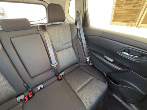 Used 2025 Nissan Rogue SV image 39