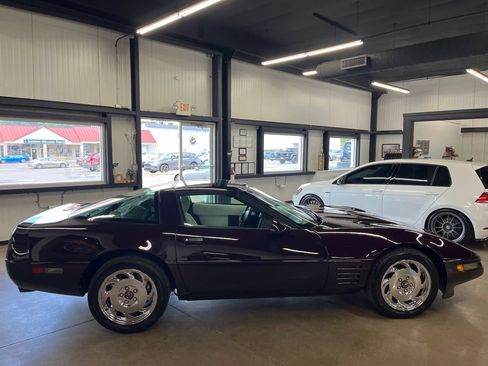 Used 1993 Chevrolet Corvette Coupe RWD image 19