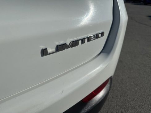 Used 2024 Jeep Compass Limited image 18