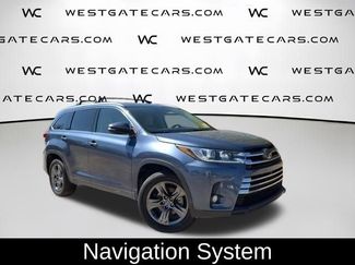 Used 2017 Toyota Highlander Limited Platinum video 2
