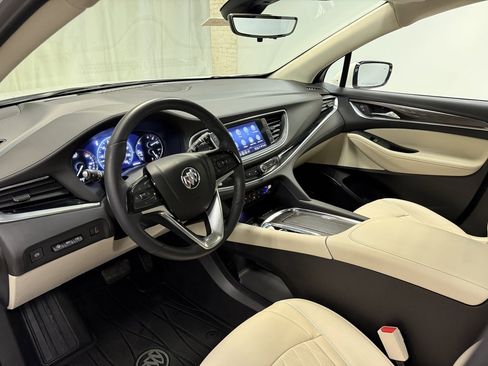 Used 2024 Buick Enclave Avenir w/ Avenir Technology Package image 28