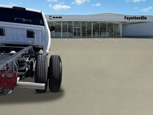 Used 2024 RAM 3500 Tradesman w/ Chrome Appearance Group image 9