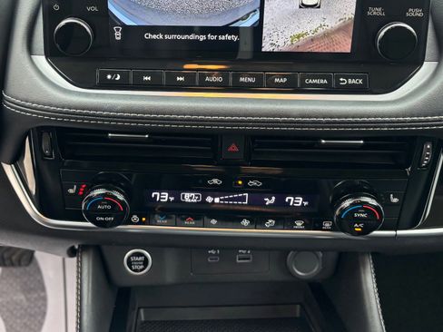 Used 2023 Nissan Rogue SL w/ SL Premium Package image 56