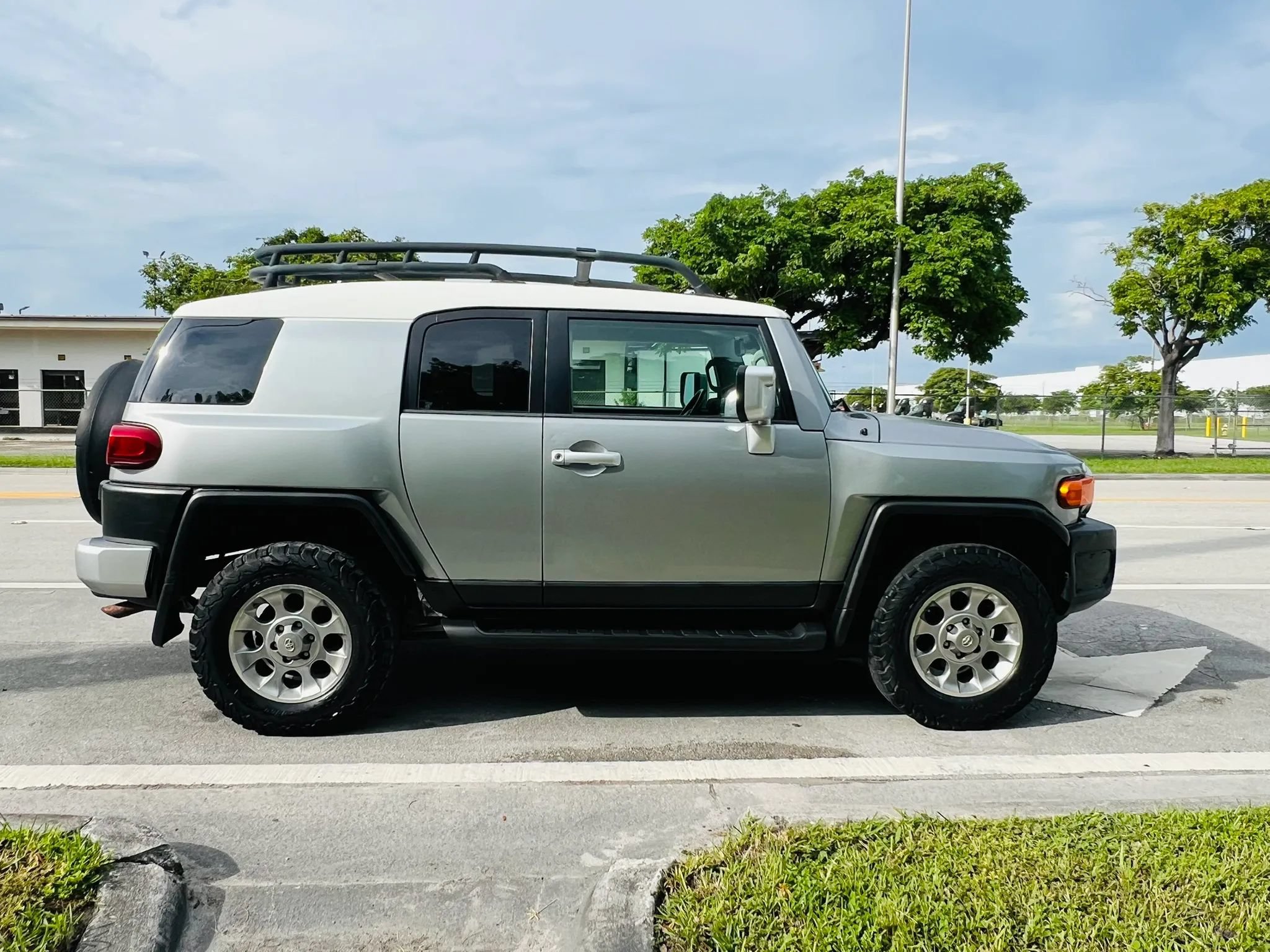 Used 2012 Toyota FJ Cruiser 4WD w/ Upgrade Pkg image 6