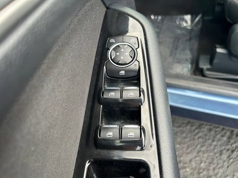 Used 2019 Ford Edge SEL FWD image 17