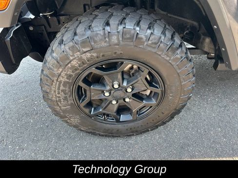Used 2022 Jeep Gladiator Sport AWD/4WD image 12