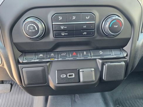 Used 2025 Chevrolet Silverado 1500 Custom Trail Boss w/ Turbomax Blackout Package AWD/4WD image 15