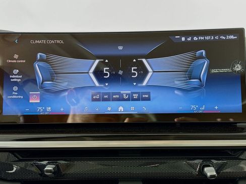 New 2026 BMW X7 xDrive40i w/ Premium Package image 16