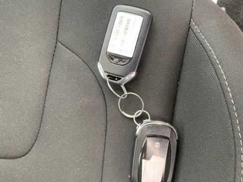 Used 2025 Hyundai Elantra SEL image 32