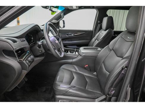 Used 2017 Cadillac Escalade Platinum AWD/4WD image 12