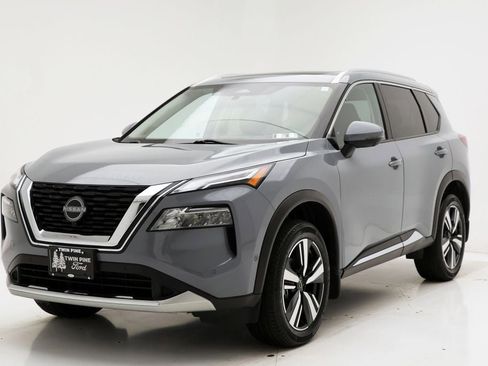 Used 2023 Nissan Rogue Platinum w/ Platinum Premium Package image 2