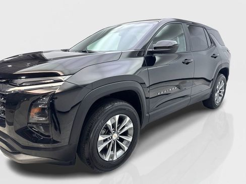 Used 2025 Chevrolet Equinox LT FWD image 11