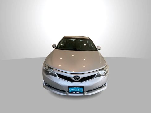 Used 2012 Toyota Camry SE FWD image 3