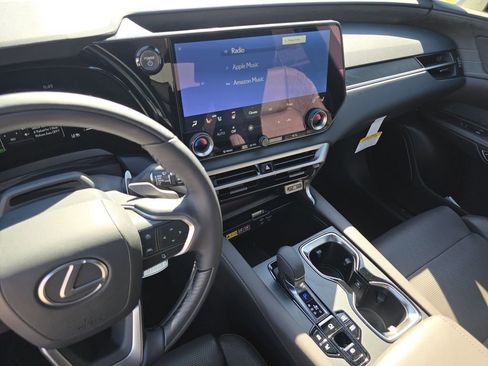 New 2026 Lexus RX 450h AWD image 17