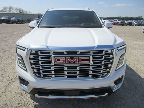 New 2026 GMC Yukon Denali image 10