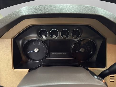 Used 2016 Ford F350 Lariat w/ Chrome Package image 32